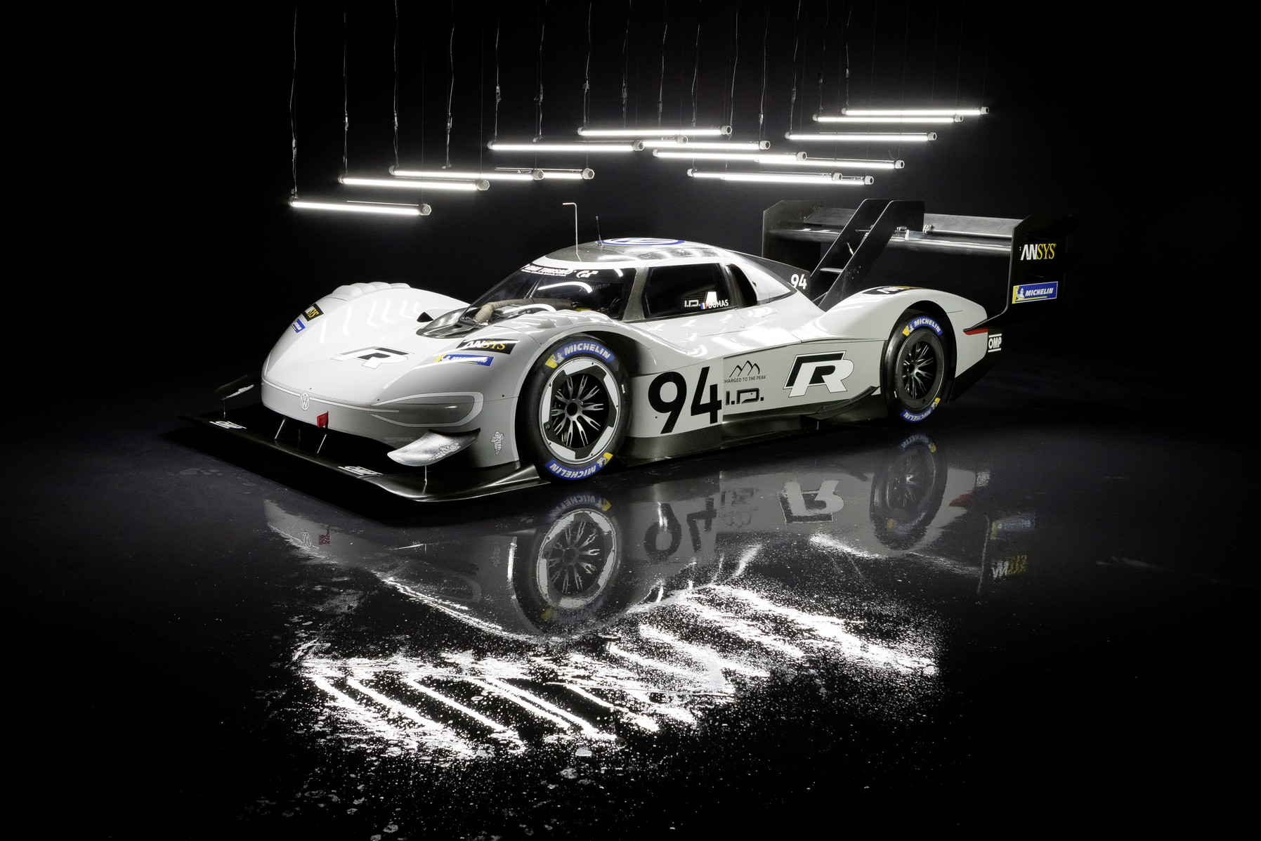 Electrifying a wide audience: Volkswagen ID. R crowned “Race