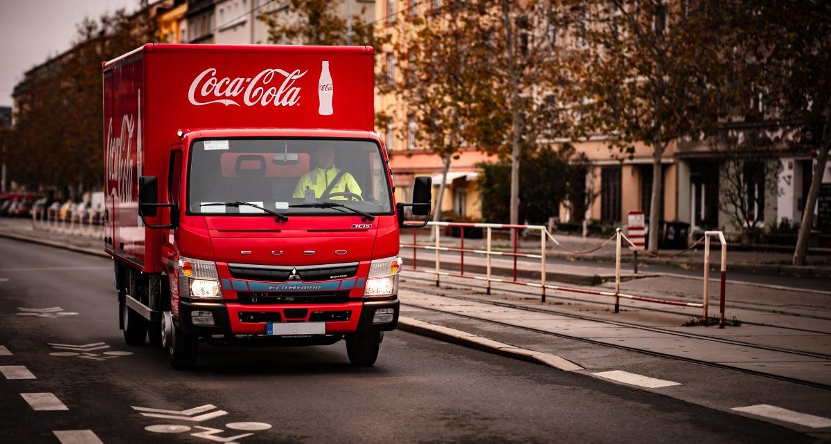 mitsubishi-fuso-hybrid-coca-cola- (9)