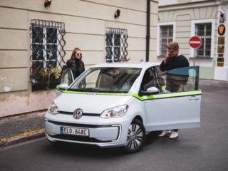 GreenGo-elektromobil-volkswagen-e-up-carsharing-praha- (2)