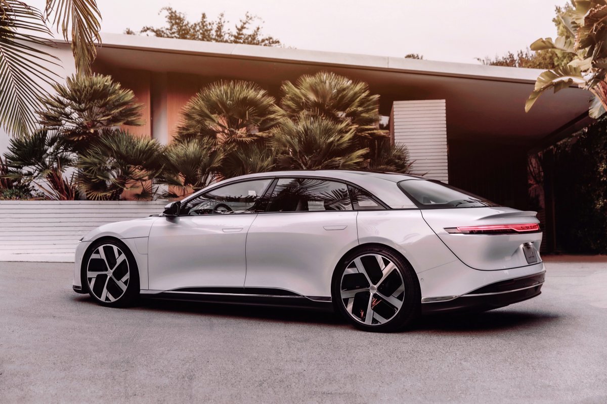 2020-elektromobil-lucid-air-8