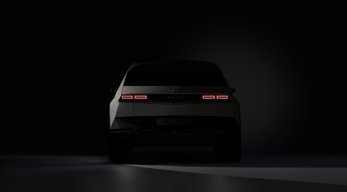 210108_IONIQ5_Teaser_Rear