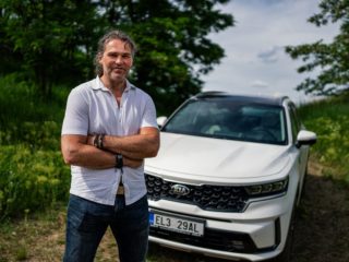 KIA_Jaromir_Jagr_Sorento_PHEV_07