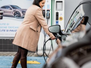 Porsche a MOL v ČR podporují elektromobilitu