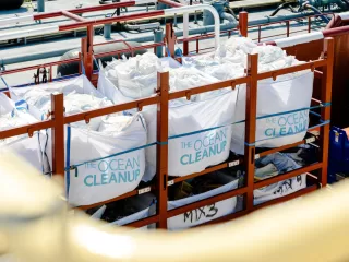 Elektromobily Kia využijí recyklovaný materiál z 55 tun plastů vylovených v oceánu